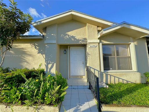 6690 SW 152nd Ct # 90, Miami FL 33193