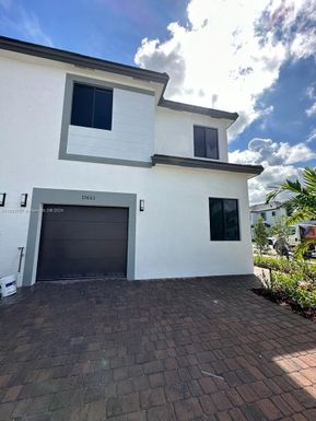 13661 SW 157th Pl, Miami FL 33196