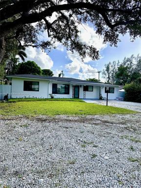 1412 NE 118th St, Miami FL 33161