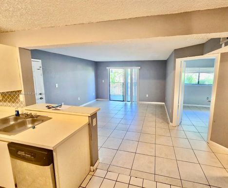 301 Palm Way # 304, Pembroke Pines FL 33025