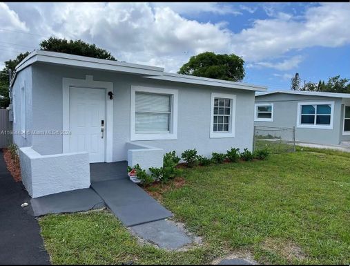 2726 NW 4th Ct, Pompano Beach FL 33069