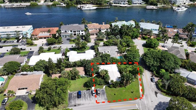 2718 NE 29th Ave, Lighthouse Point FL 33064