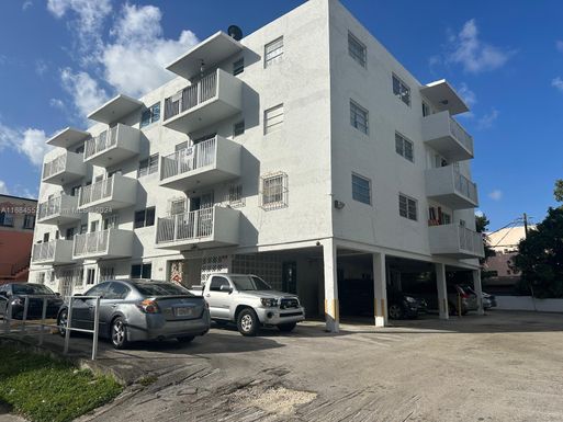 428 SW 5th Ave # 304, Miami FL 33130