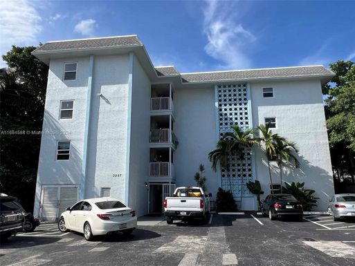 3257 NE 13th St # 302, Pompano Beach FL 33062