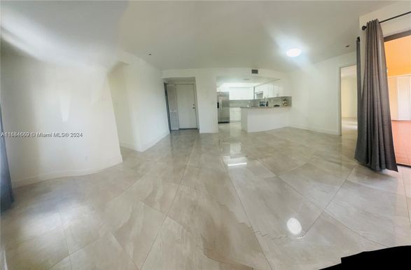 10847 NW 7th # 21, Miami FL 33172