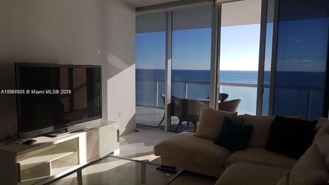 17121 Collins Ave # 1007, Sunny Isles Beach FL 33160