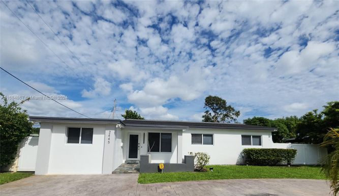 2445 NE 214th St, Miami FL 33180