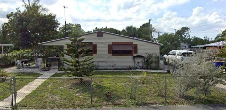 15236 SW Indian Mound Dr, Indian Town FL 34956