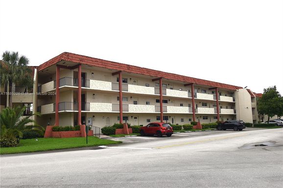 411 S Hollybrook Dr # 305, Pembroke Pines FL 33025