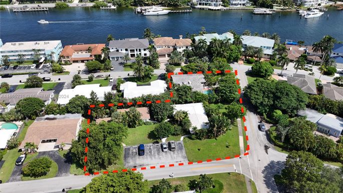 2713 NE 30th Ave, Lighthouse Point FL 33064