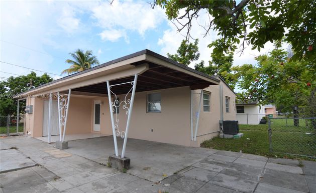 5510 SW 32nd Ct, Pembroke Park FL 33023