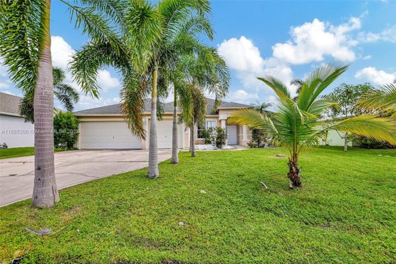 3273 SW Constellation Rd, Port St. Lucie FL 34953