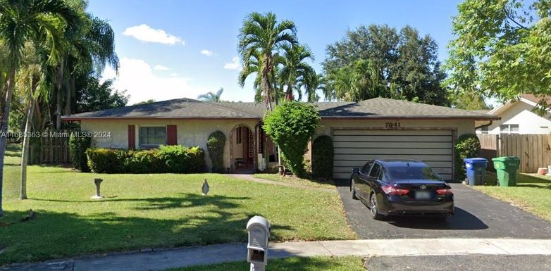 7841 NW 46th St, Lauderhill FL 33351