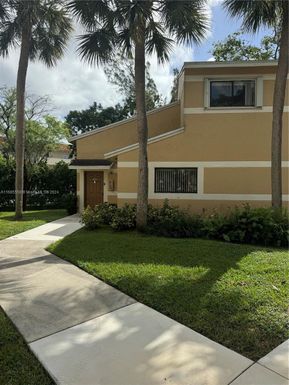 209 E Palm Cir E # 209, Pembroke Pines FL 33025