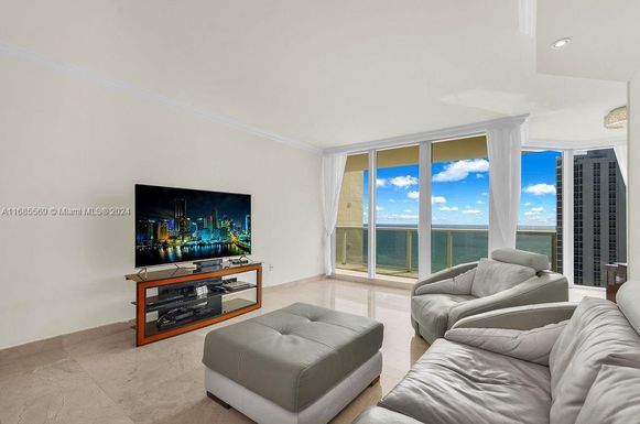 19333 Collins Ave # 2009, Sunny Isles Beach FL 33160