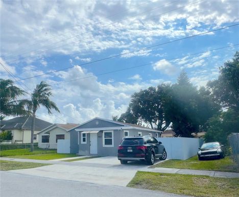 4622 SW 23rd St, West Park FL 33023