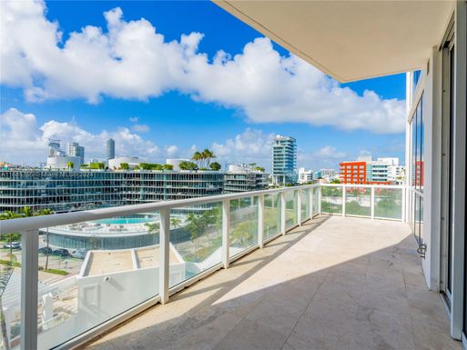 50 S Pointe Dr # 906, Miami Beach FL 33139