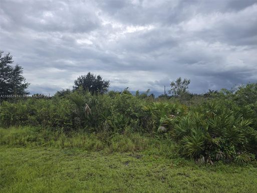 2605 W 70th Street, Lehigh Acres FL 33971