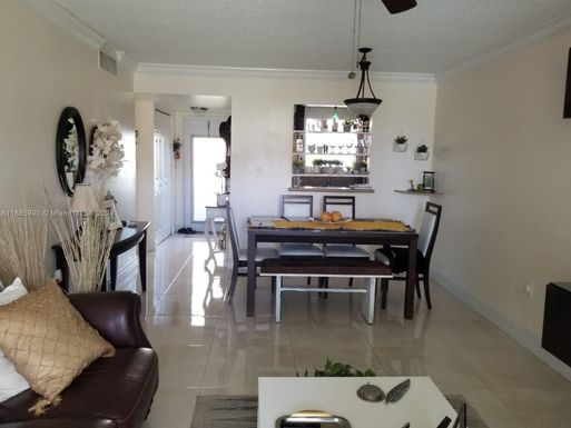 8465 Sunrise Lakes Blvd # 106, Sunrise FL 33322