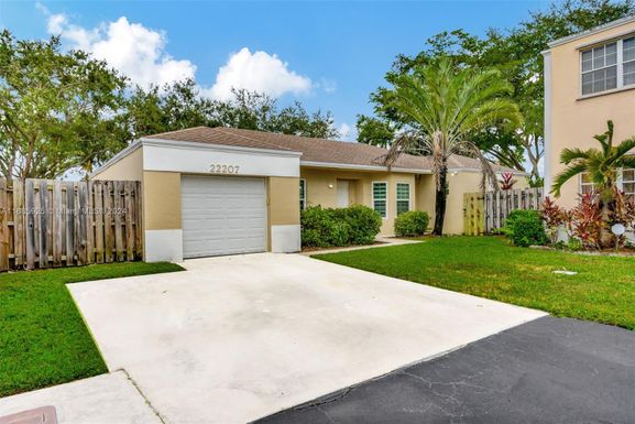 22207 SW 97th Ct, Cutler Bay FL 33190