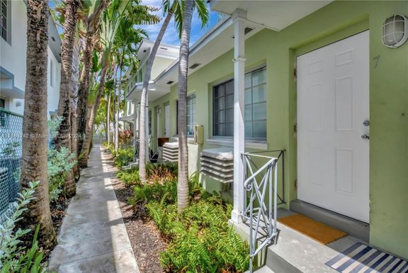 1561 Lenox Ave # 7, Miami Beach FL 33139