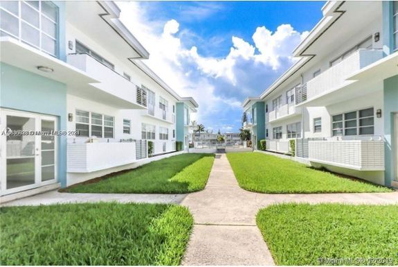 250 S Shore Dr # 1, Miami Beach FL 33141