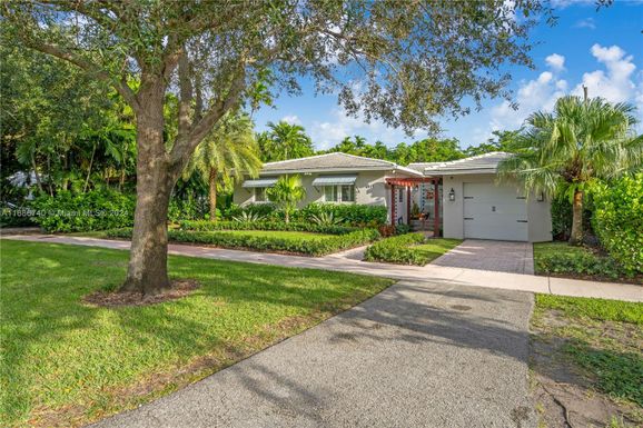 4921 Riviera Dr, Coral Gables FL 33146