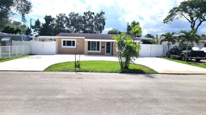 6610 Park St, Hollywood FL 33024