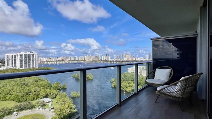 16385 Biscayne Blvd # 1906, North Miami Beach FL 33160