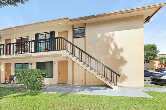 2530 W 67th Pl # 29, Hialeah FL 33016