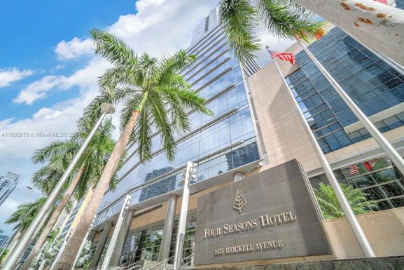 1435 Brickell Ave # 3211, Miami FL 33131