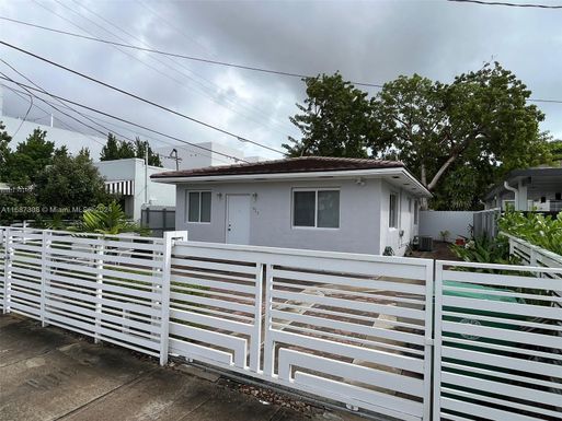925 SW 18th Ave # 0, Miami FL 33135