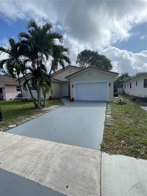 2516 Raleigh St, Hollywood FL 33020