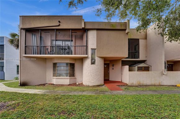 2700 S University Dr # 4B, Davie FL 33328