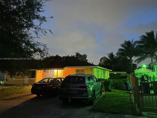 2421 NW 99th Ter, Miami FL 33147