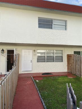 1460 NE 151st St # 102, North Miami Beach FL 33162