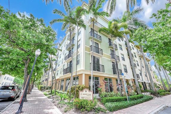 1919 Van Buren St # 414A, Hollywood FL 33020