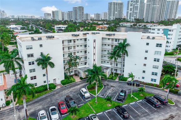 3181 S Ocean Dr # 508, Hallandale Beach FL 33009