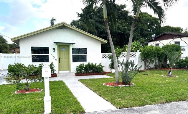 834 Kaye St, West Palm Beach FL 33405