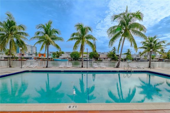 7207 Bay Dr # 7, Miami Beach FL 33141