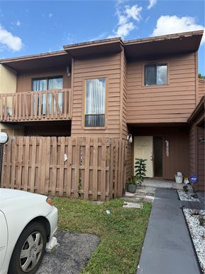 6194 Laurel Ln, Tamarac FL 33319