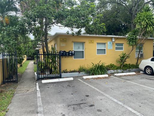 640 NW 10th Ter, Fort Lauderdale FL 33311