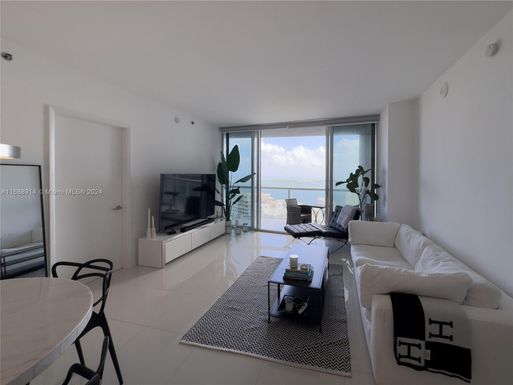 475 Brickell Ave # 3907, Miami FL 33131