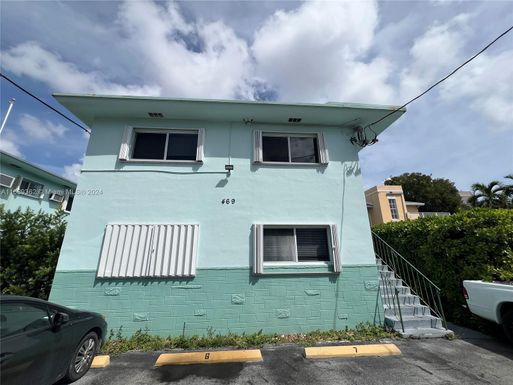 469 SW 3rd St # 9, Miami FL 33130