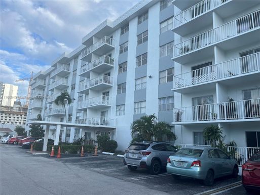 16465 NE 22nd Ave # 304, North Miami Beach FL 33160