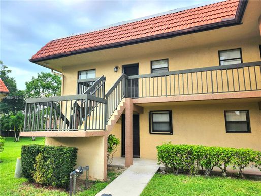 21890 Lake Forest Cir # 201, Boca Raton FL 33433