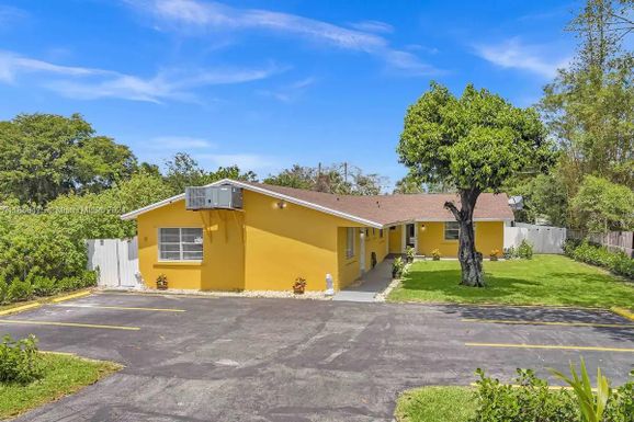 4091 SW 51st St, Dania Beach FL 33314