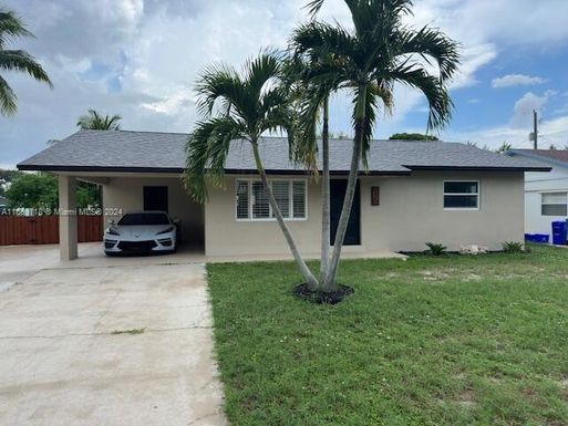 920 NW 10 AVe, Boynton Beach FL 33426