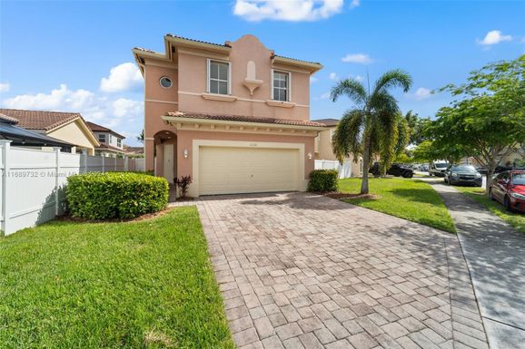 1151 NE 39th Ave, Homestead FL 33033