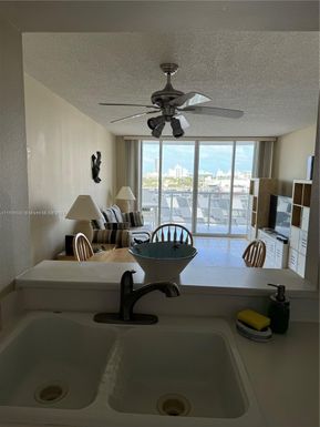 1800 Sunset Harbour Dr # 805, Miami Beach FL 33139